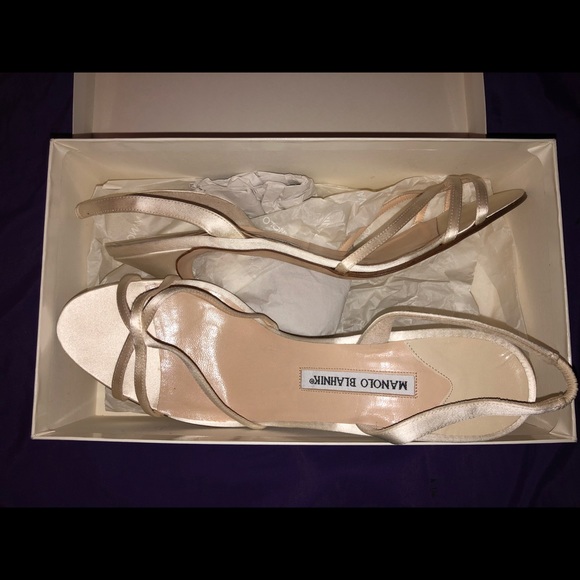 Manolo Blahnik Ivory Heels - Picture 4 of 6